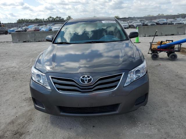 Toyota Camry Base Image 3