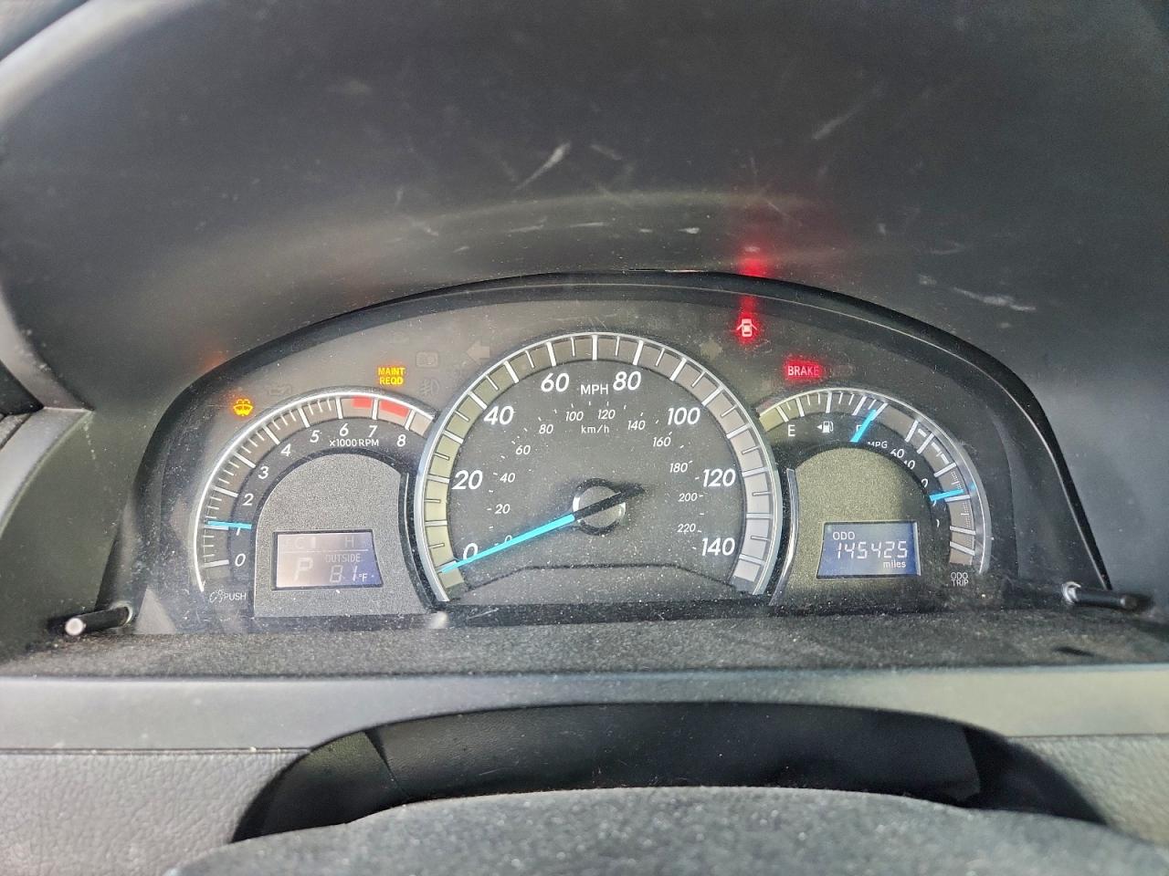 Toyota Camry Base Image 6