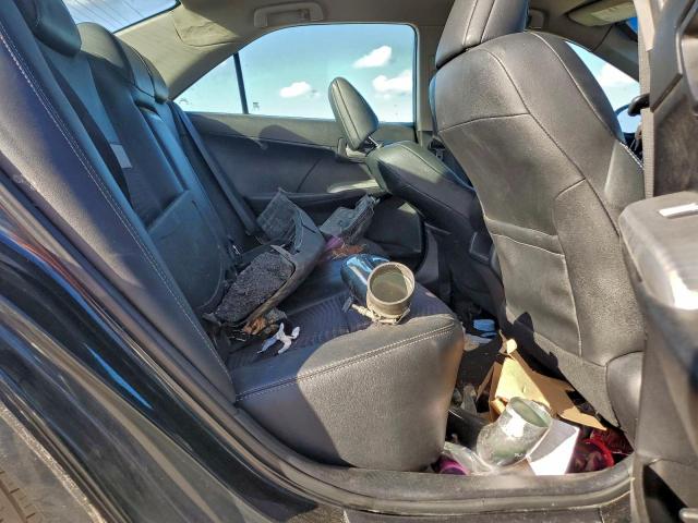 Toyota Camry Base Image 8