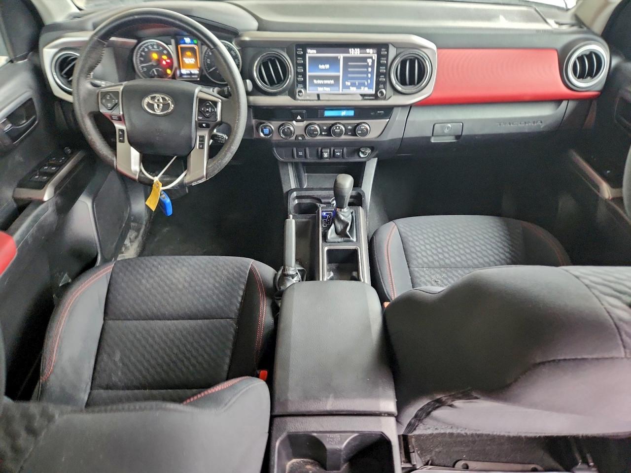 Toyota Tacoma Double Cab Image 12