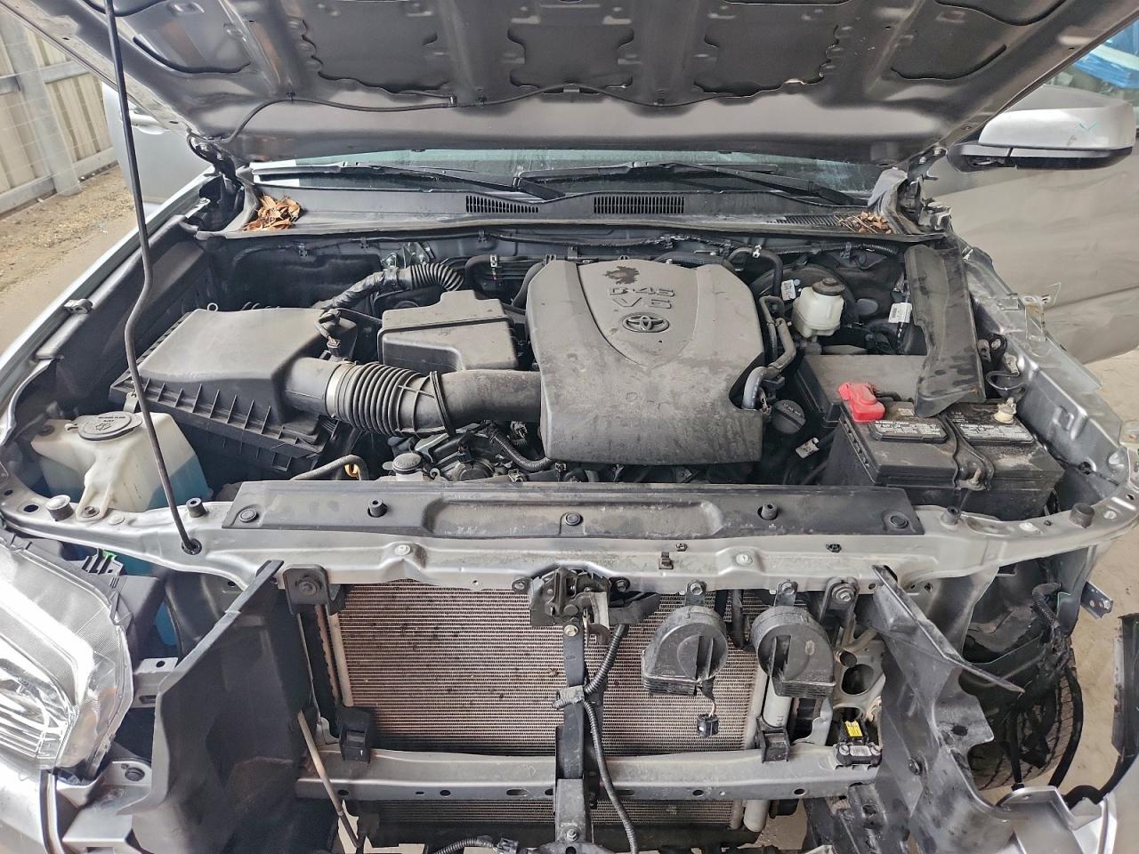 Toyota Tacoma Double Cab Image 9