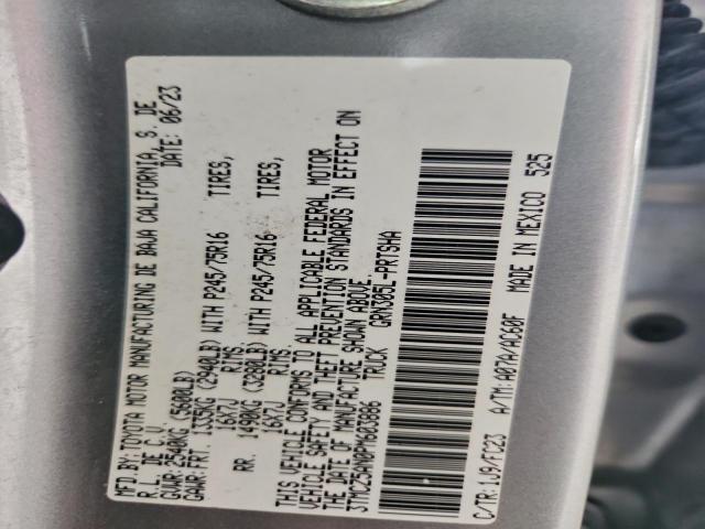 Toyota Tacoma Double Cab Image 8