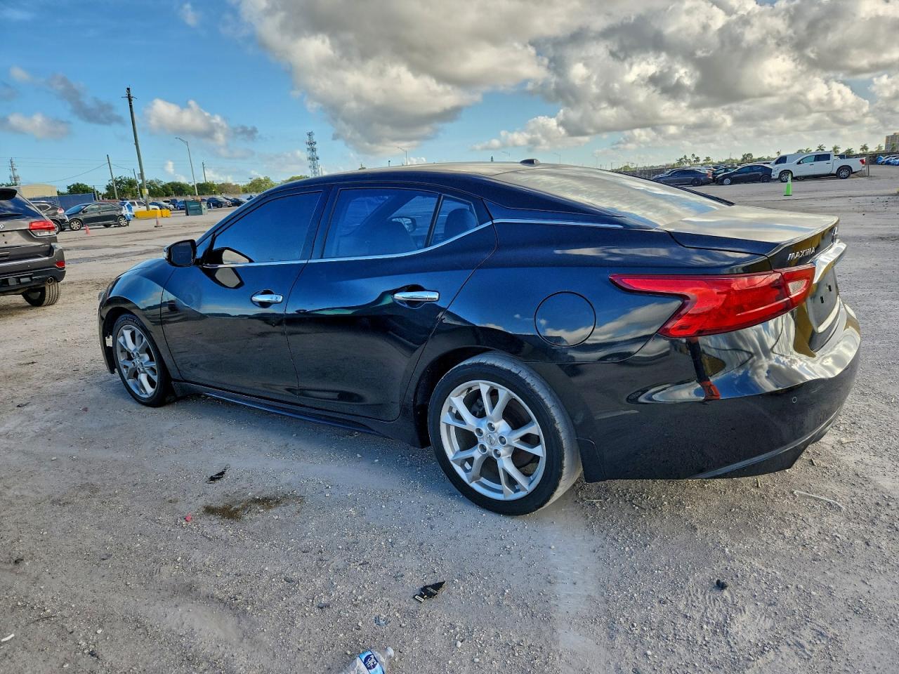 Nissan Maxima 3.5s Image 2