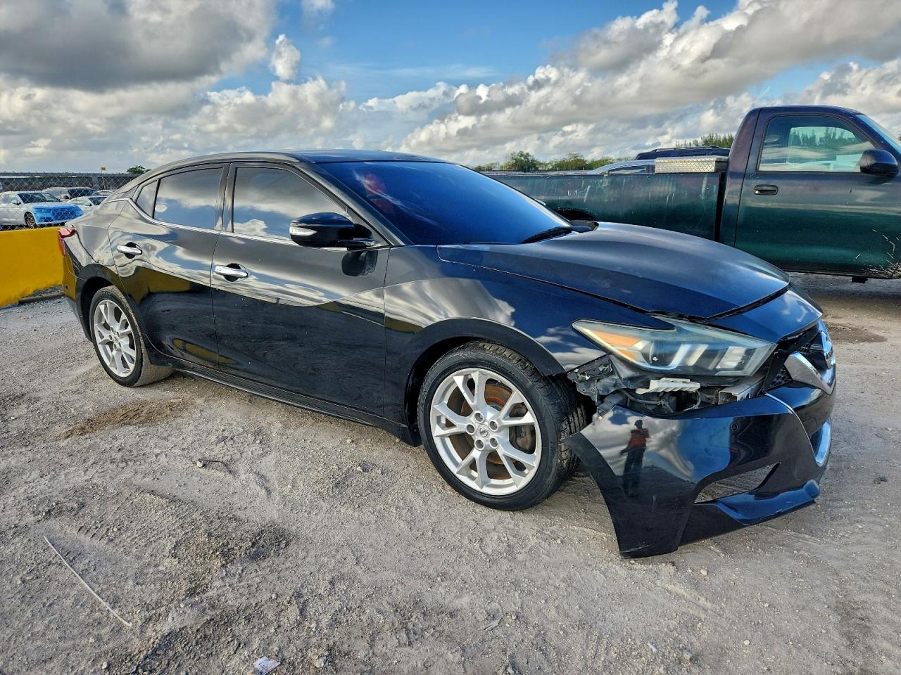 Nissan Maxima 3.5s Image 5