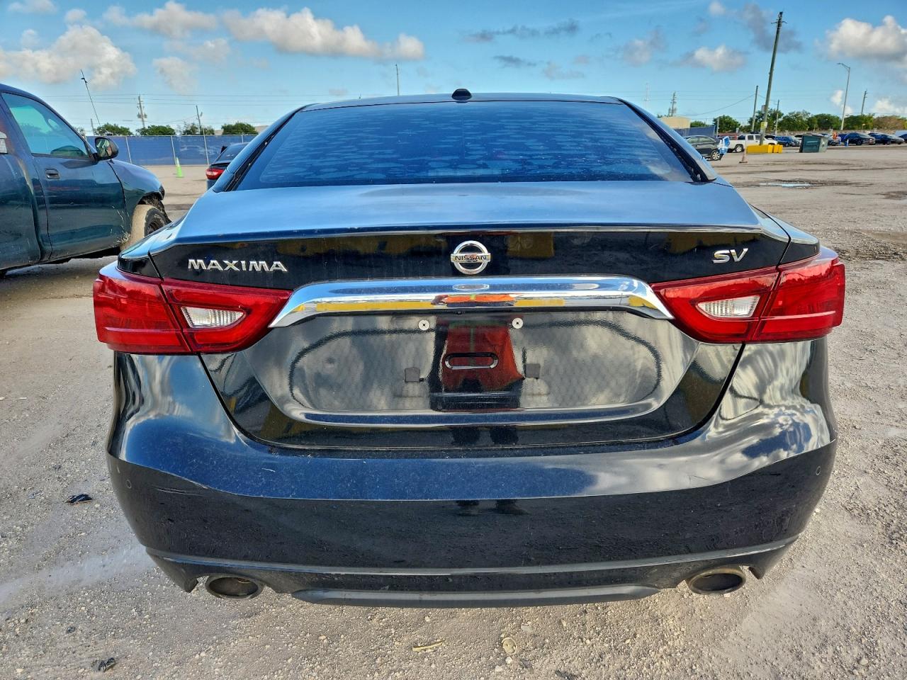 Nissan Maxima 3.5s Image 4