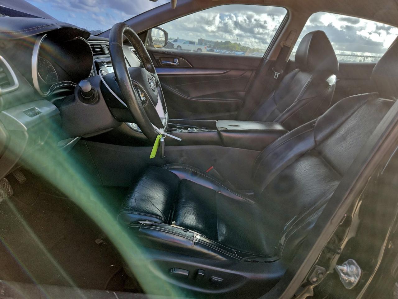 Nissan Maxima 3.5s Image 9