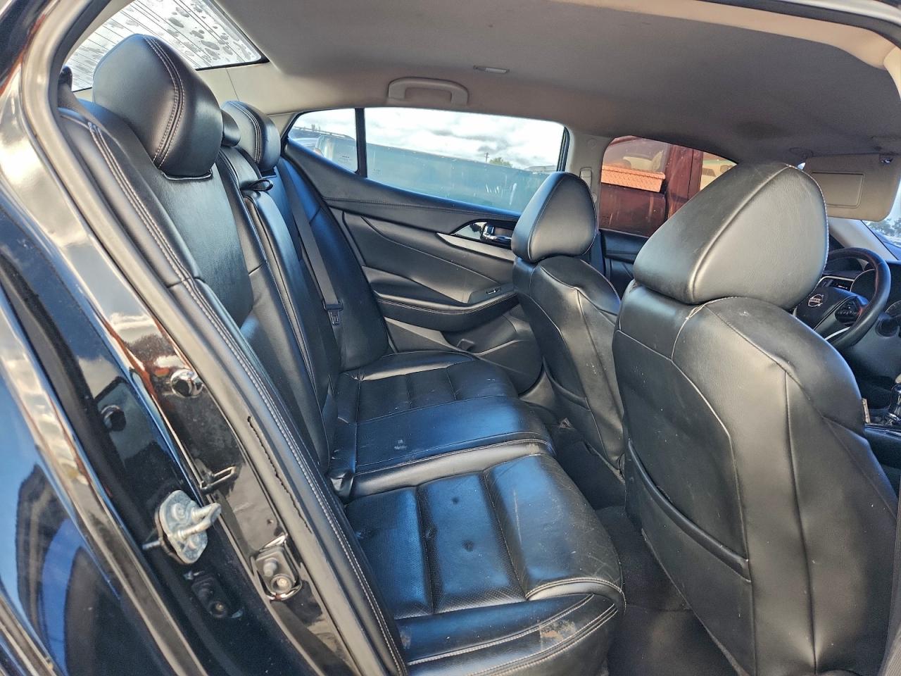 Nissan Maxima 3.5s Image 11