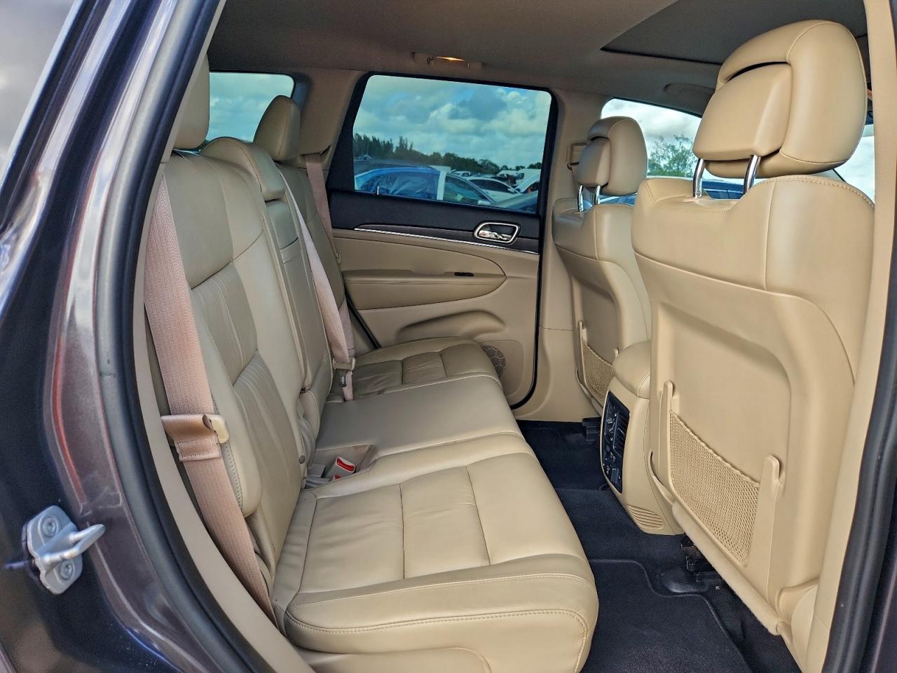 Jeep Grand Cherokee Limited Image 10