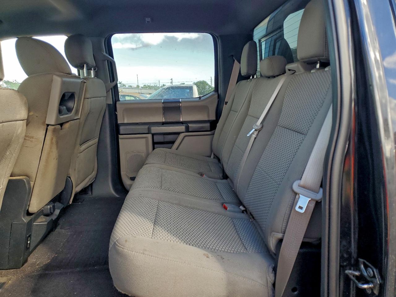 Ford F-150 Supercrew Image 8