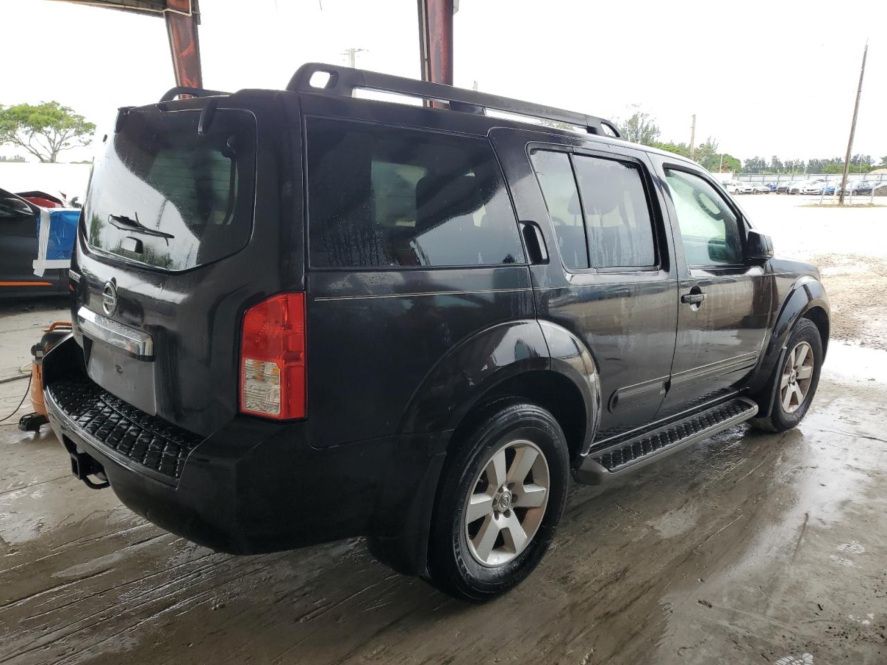 Nissan Pathfinder S Image 6