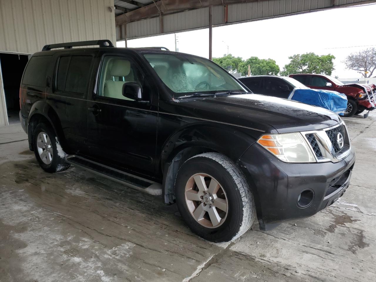 Nissan Pathfinder S Image 8