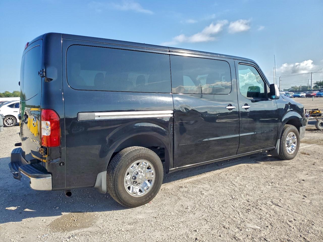 Nissan Nv 3500 S Image 3