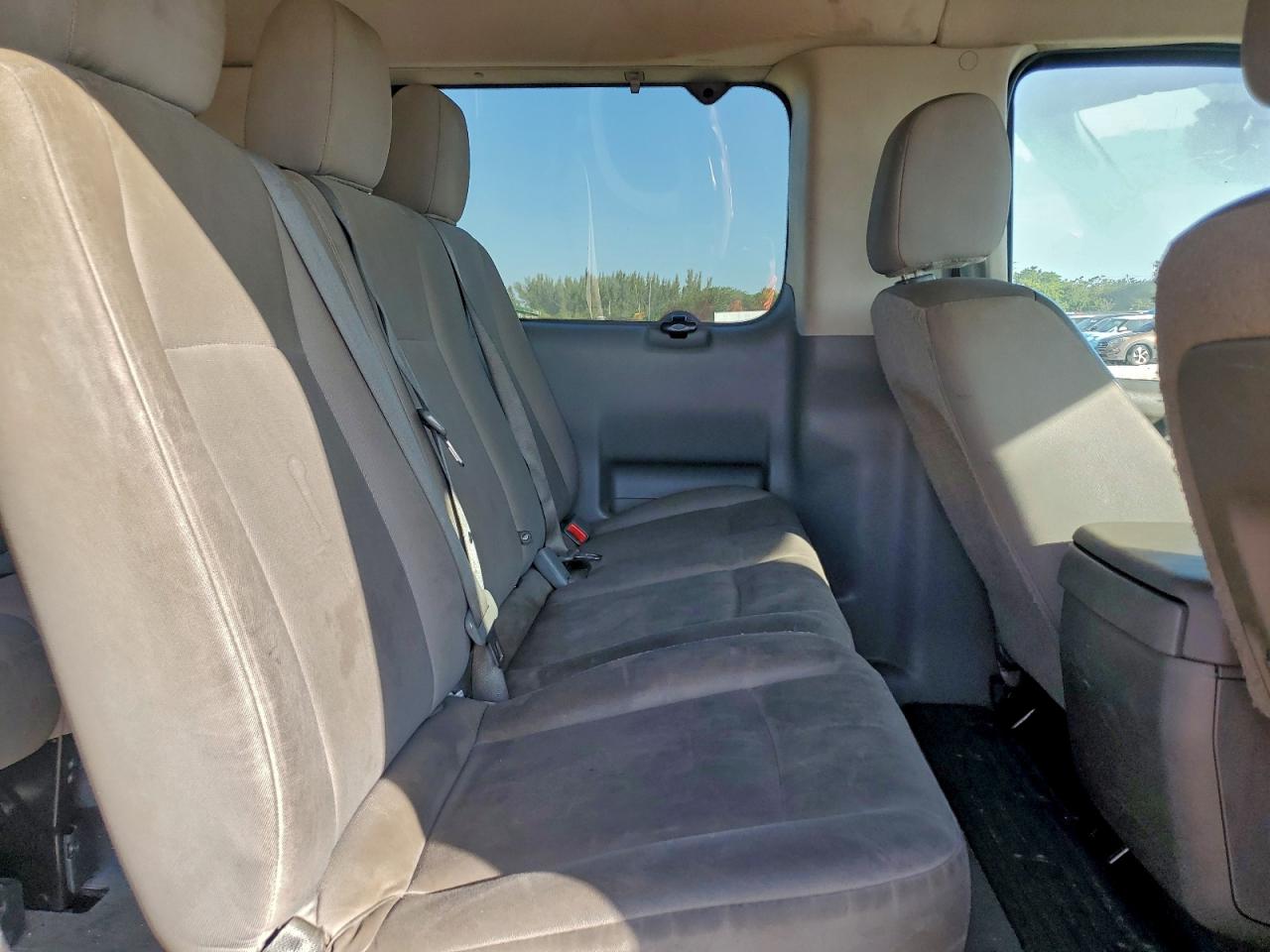 Nissan Nv 3500 S Image 5