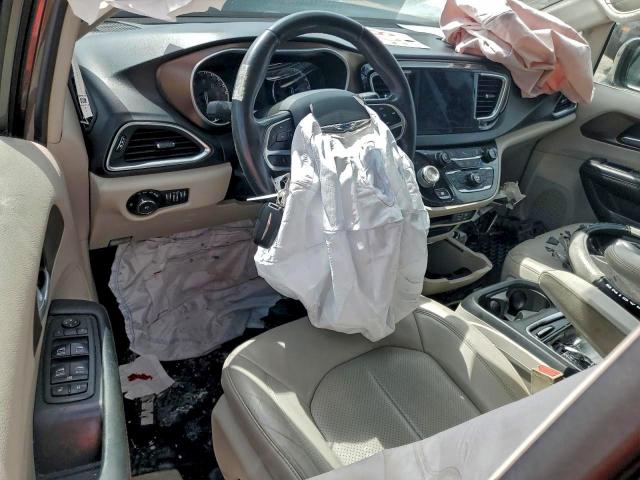 Chrysler Pacifica Touring L Plus Image 12