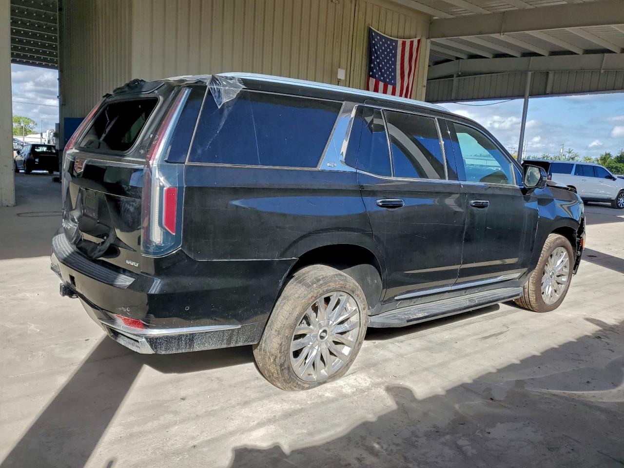 Cadillac Escalade Premium Luxury Image 2