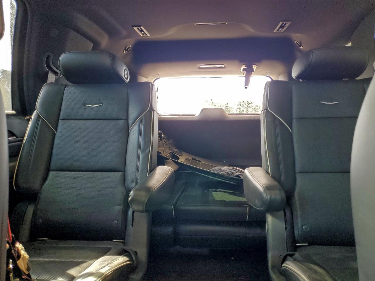 Cadillac Escalade Premium Luxury Image 13