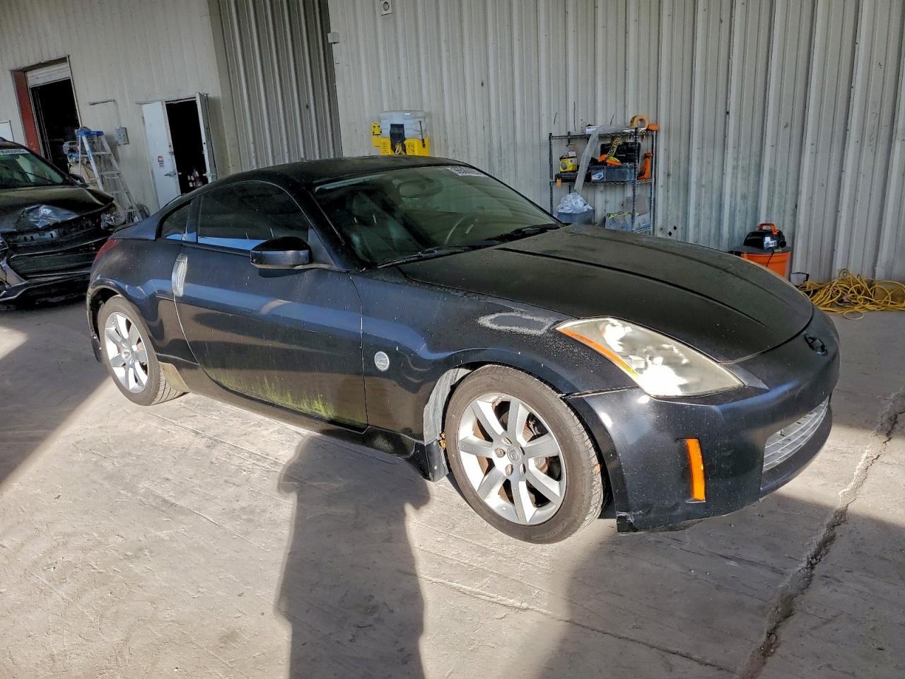 Nissan 350Z Coupe Image 7