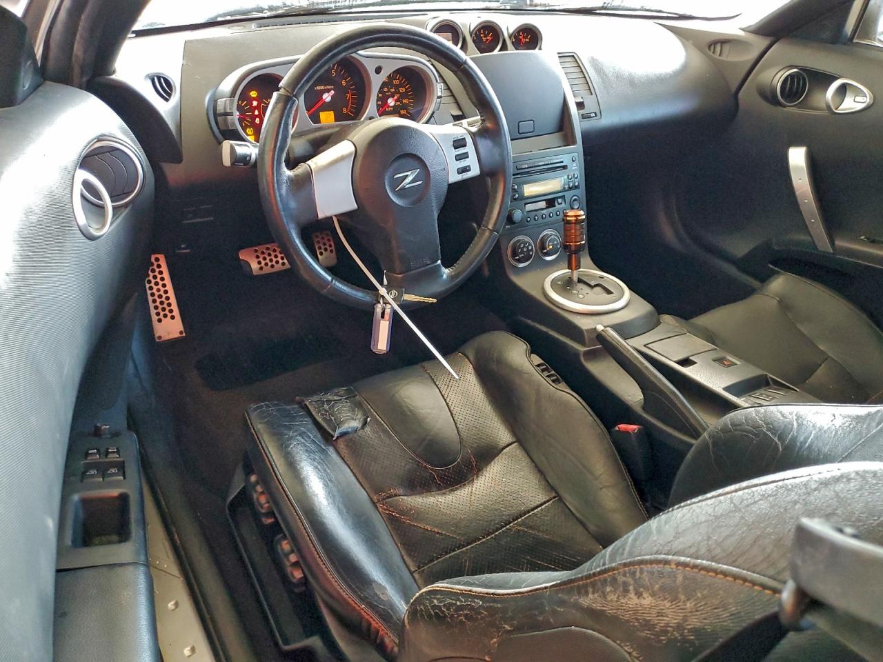 Nissan 350Z Coupe Image 12