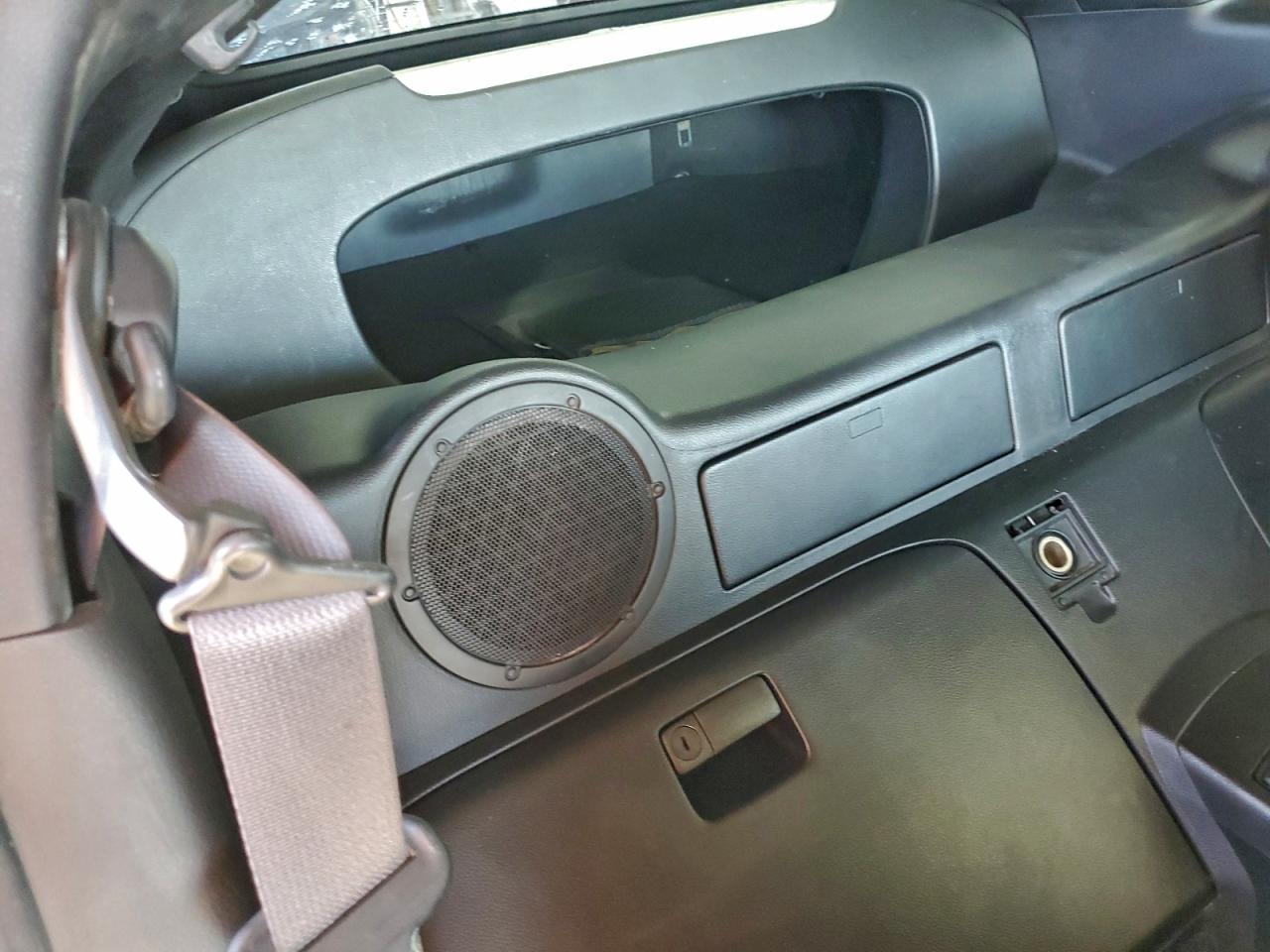 Nissan 350Z Coupe Image 8