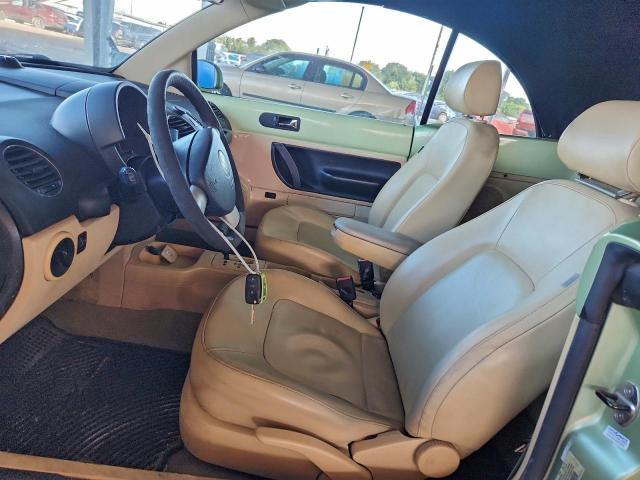 Volkswagen Beetle Convertible Option Package 1 Image 7