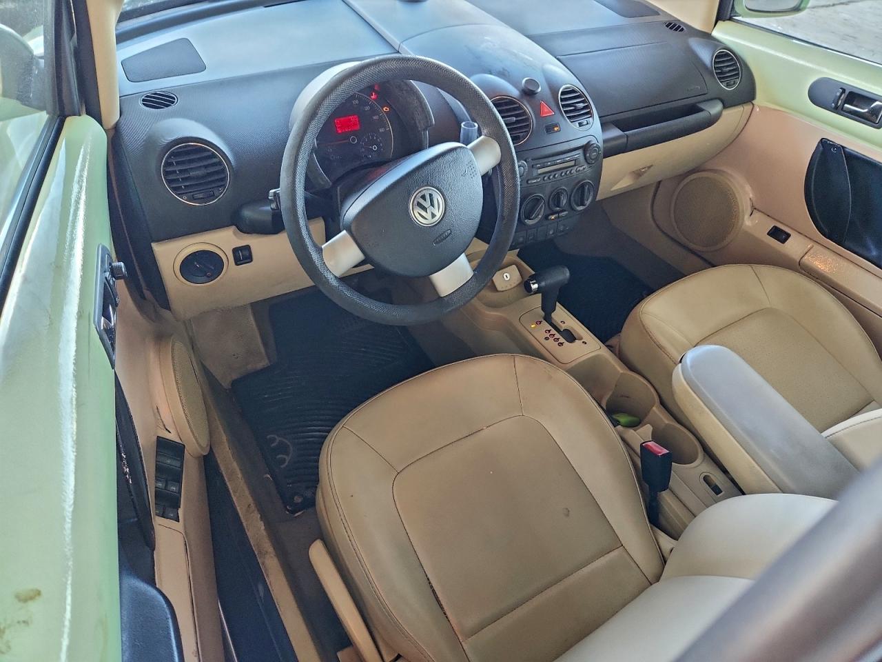 Volkswagen Beetle Convertible Option Package 1 Image 8