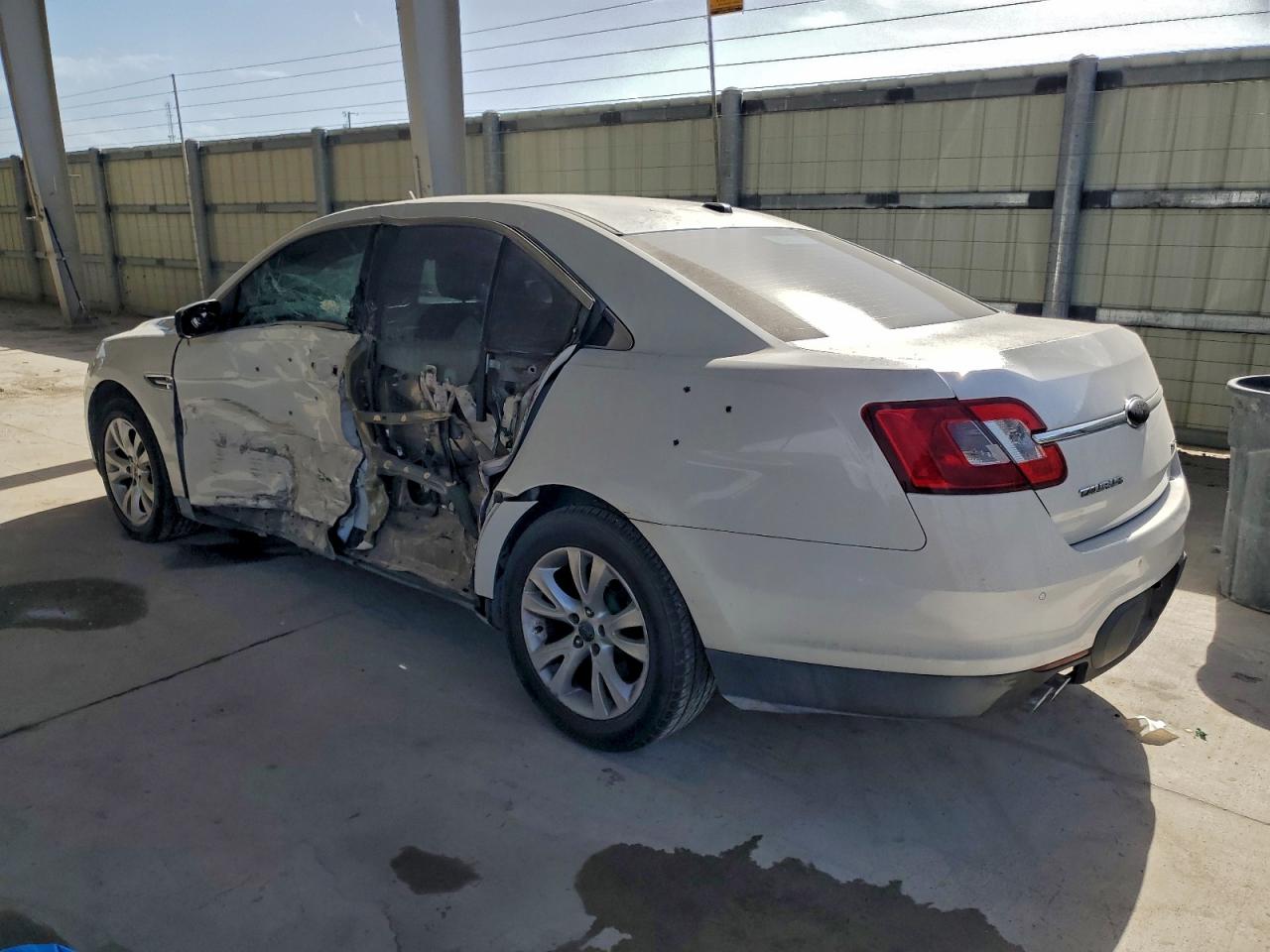 Ford Taurus Sel Image 2