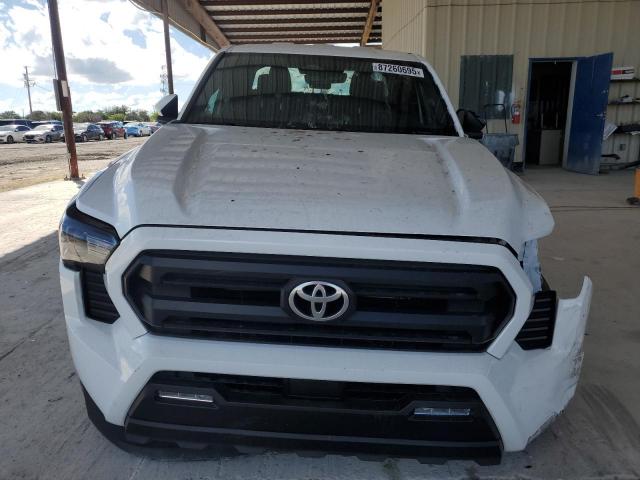 Toyota Tacoma Double Cab Image 3