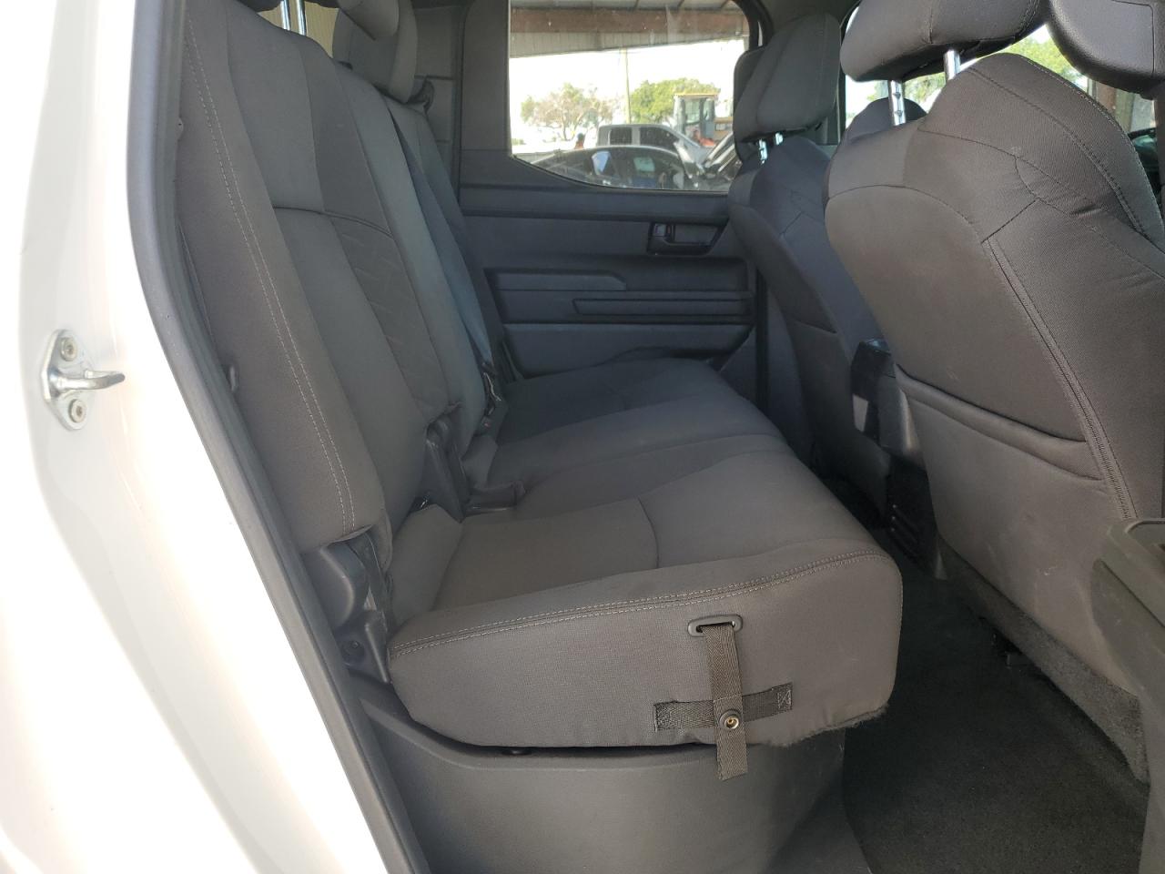 Toyota Tacoma Double Cab Image 12