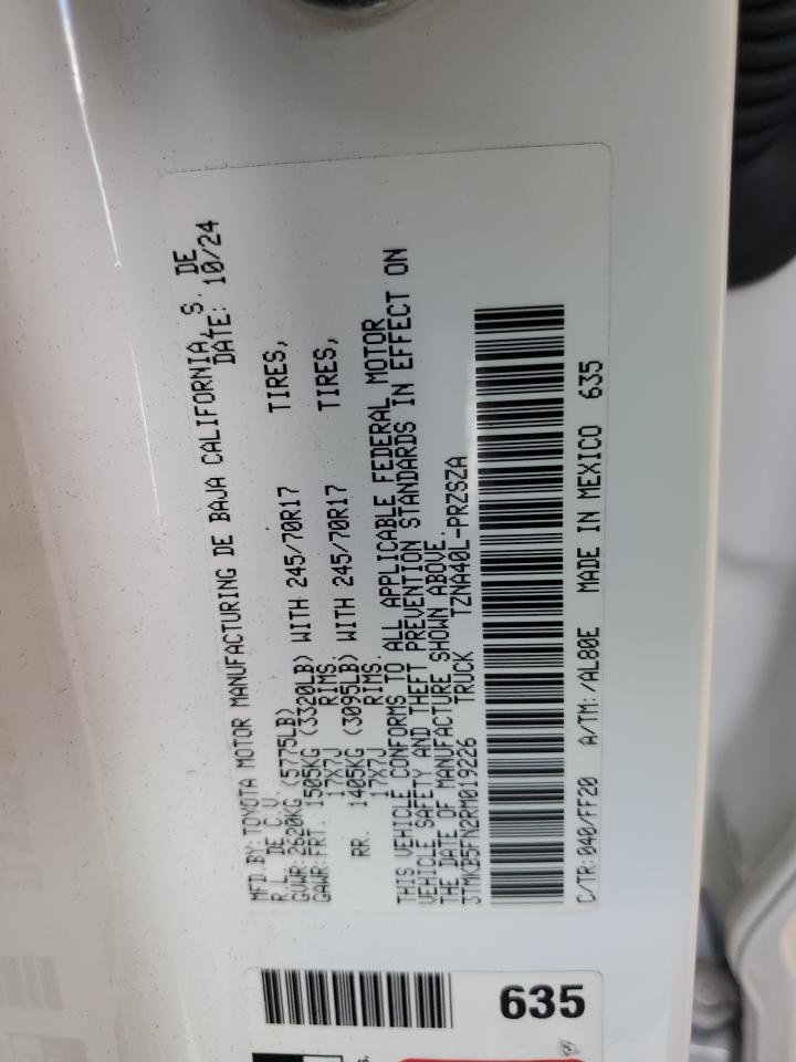 Toyota Tacoma Double Cab Image 9