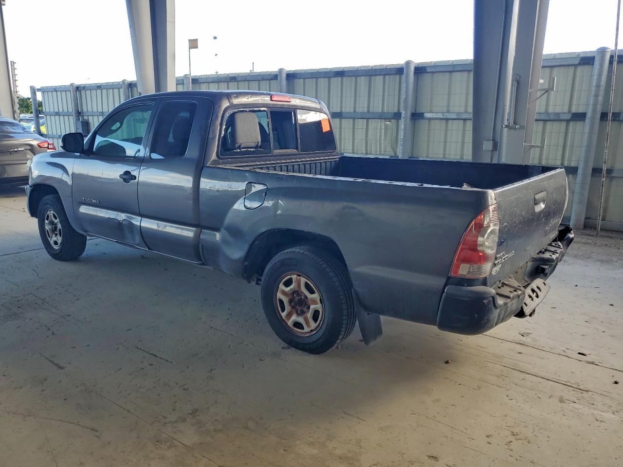 Toyota Tacoma Access Cab Image 7