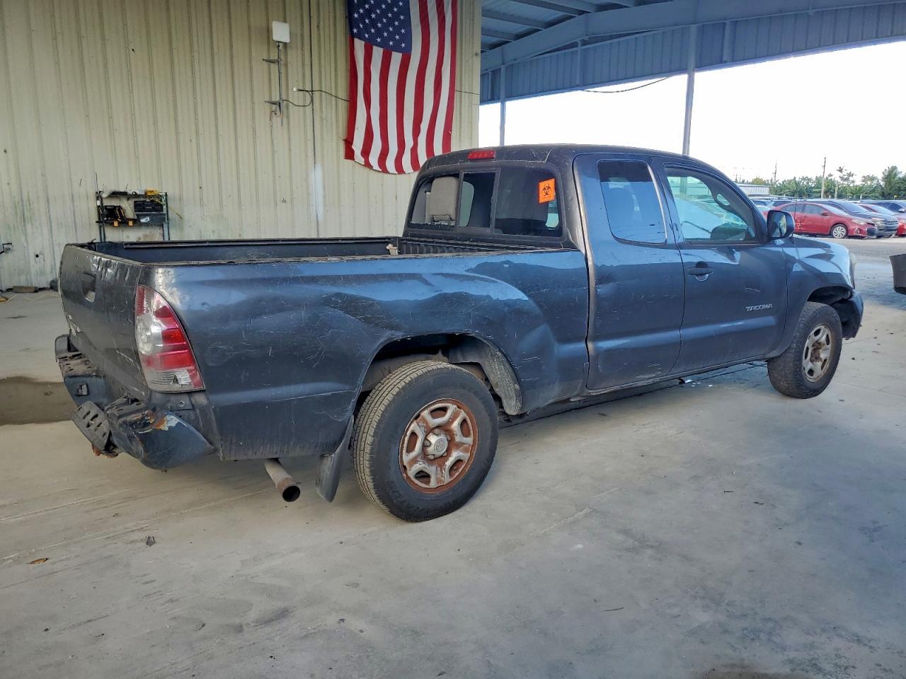 Toyota Tacoma Access Cab Image 11