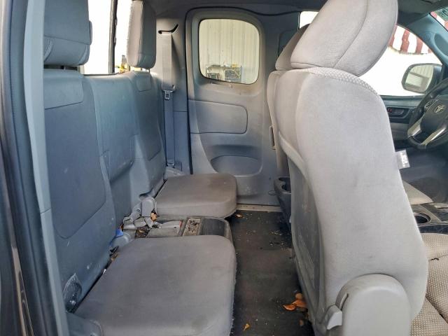 Toyota Tacoma Access Cab Image 4