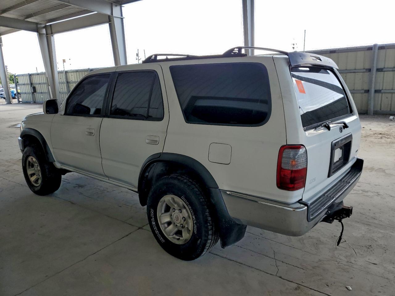 Toyota 4Runner Sr5 Image 2
