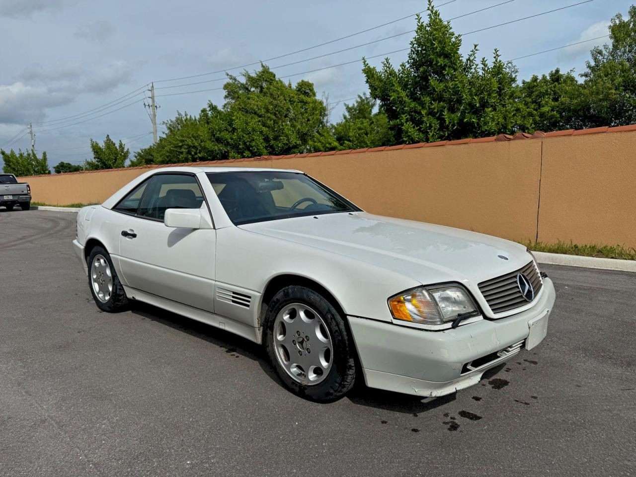 Mercedes-Benz S-Class 320 Image 1