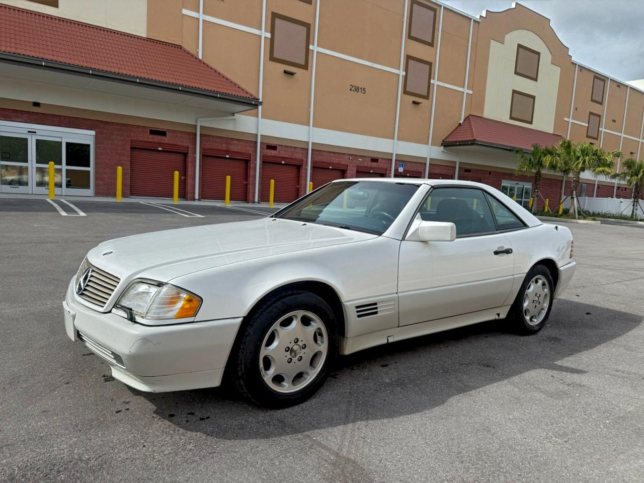 Mercedes-Benz S-Class 320 Image 10