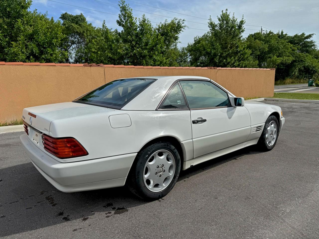 Mercedes-Benz S-Class 320 Image 3