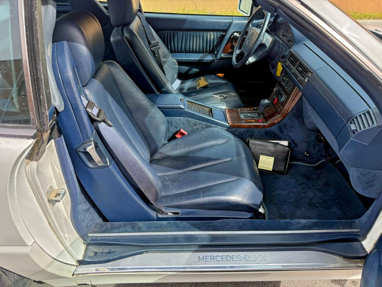 Mercedes-Benz S-Class 320 Image 2