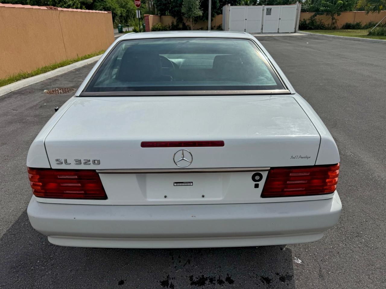 Mercedes-Benz S-Class 320 Image 4