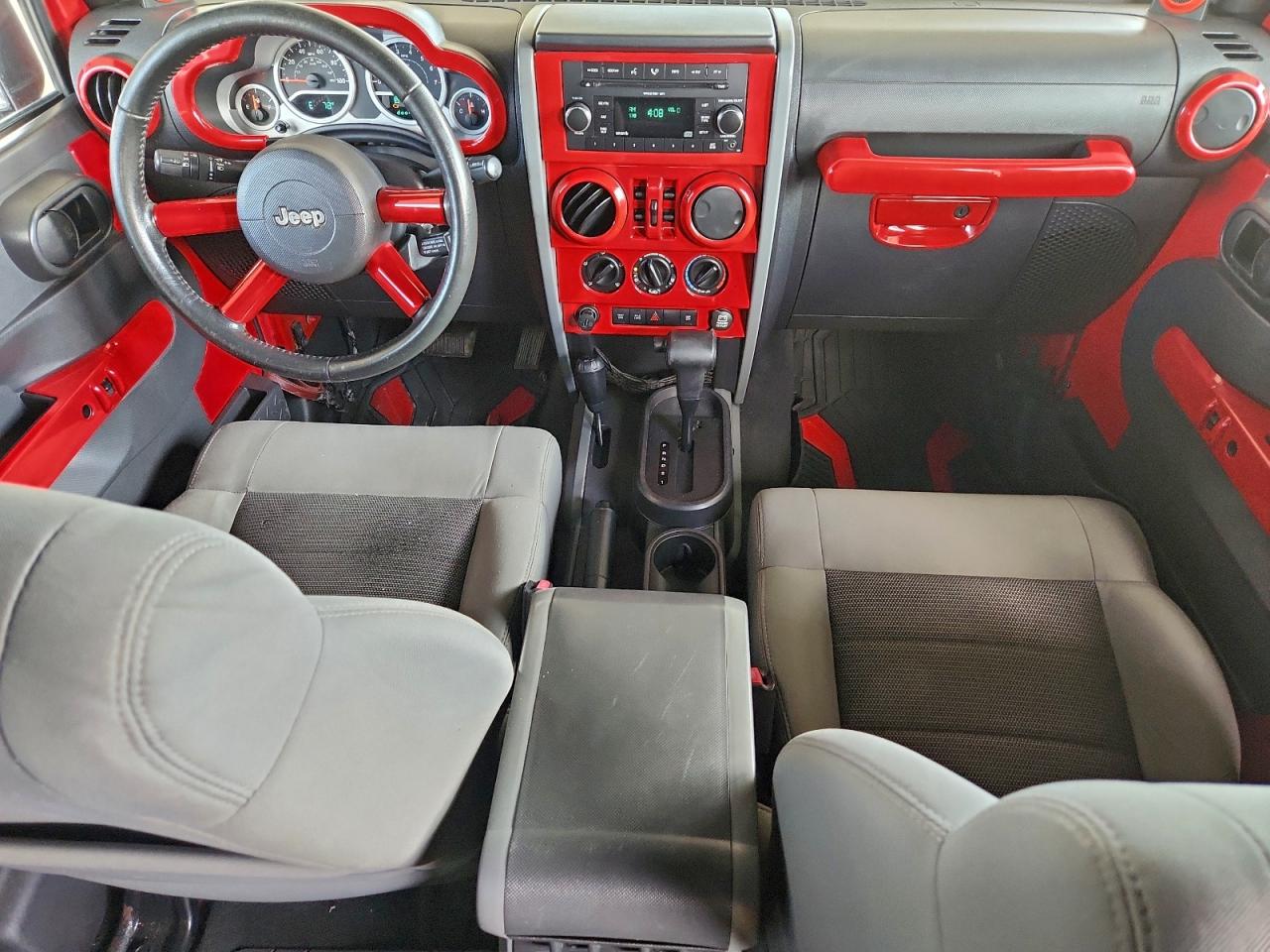 Jeep Wrangler Rubicon Image 13