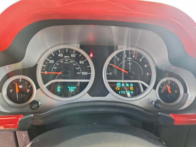 Jeep Wrangler Rubicon Image 12