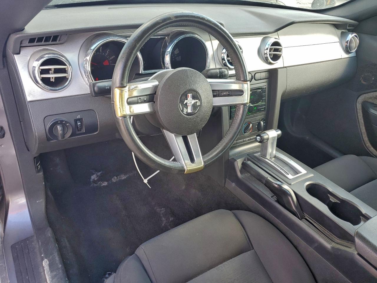 Ford Mustang Image 12