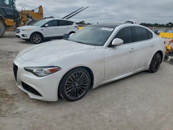  Salvage Alfa Romeo Giulia