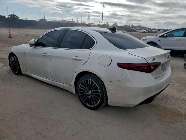 Alfa Romeo Giulia Ti Image 4