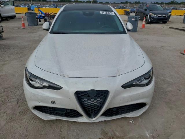 Alfa Romeo Giulia Ti Image 6