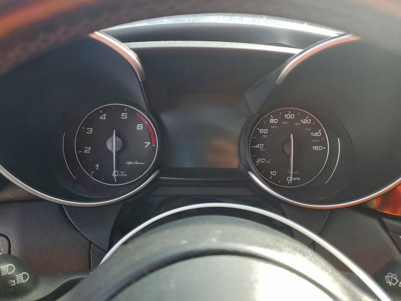 Alfa Romeo Giulia Ti Image 8