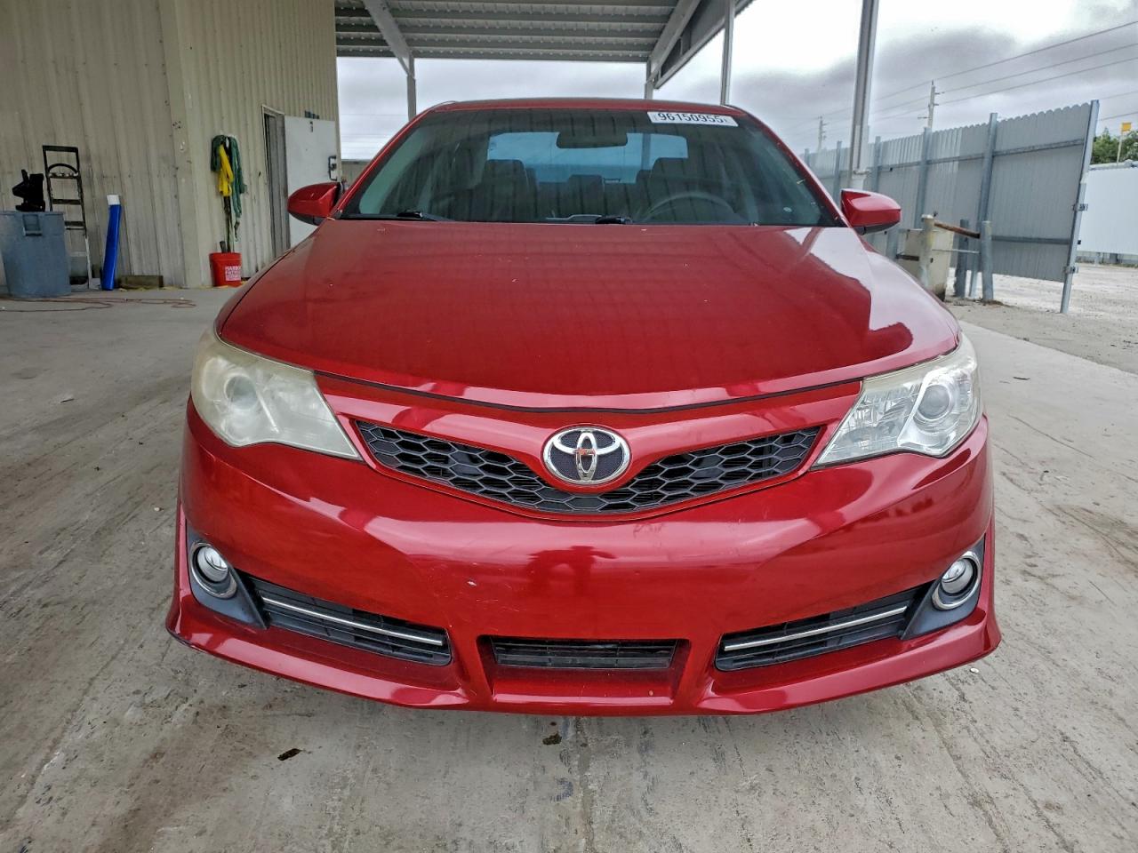 Toyota Camry Base Image 12