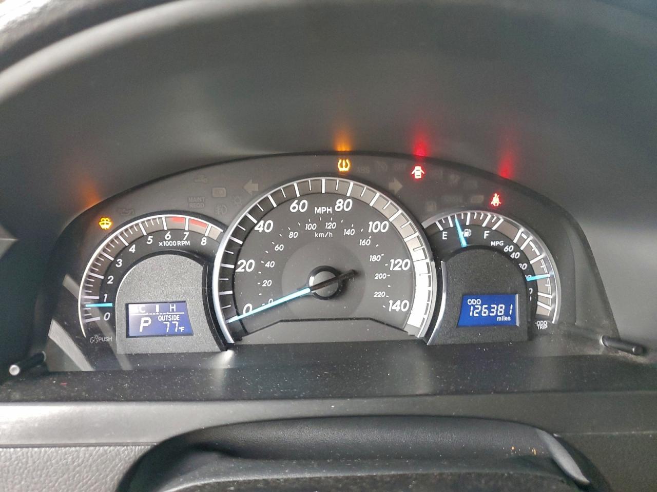 Toyota Camry Base Image 7