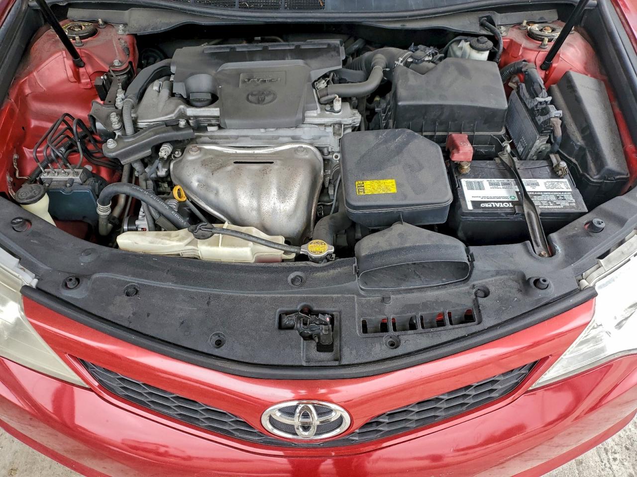 Toyota Camry Base Image 8