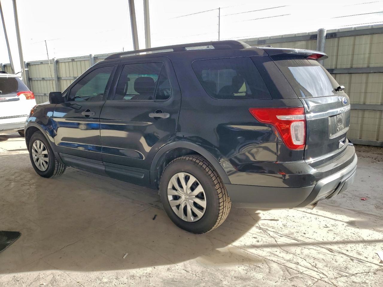 Ford Explorer Image 12