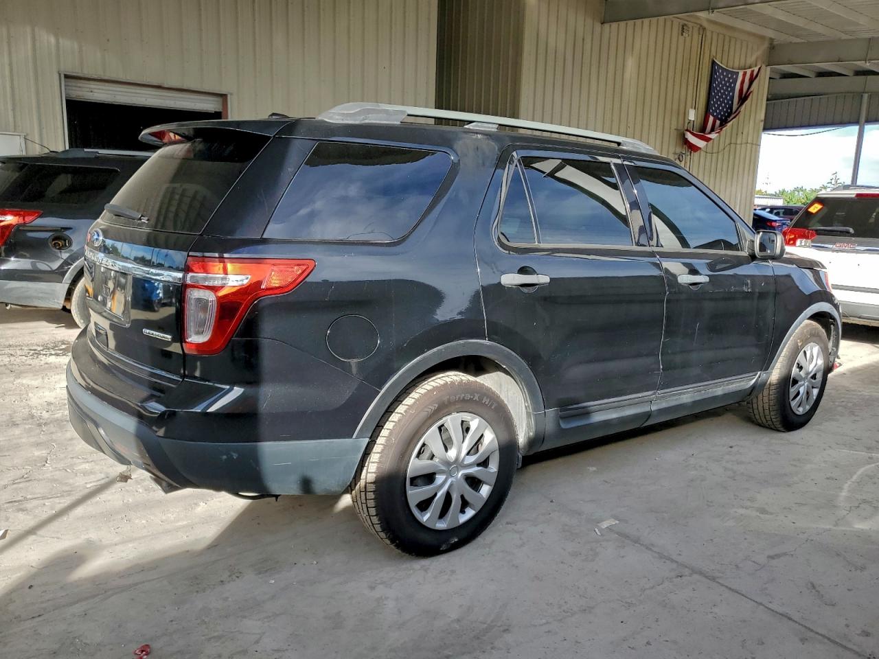 Ford Explorer Image 9